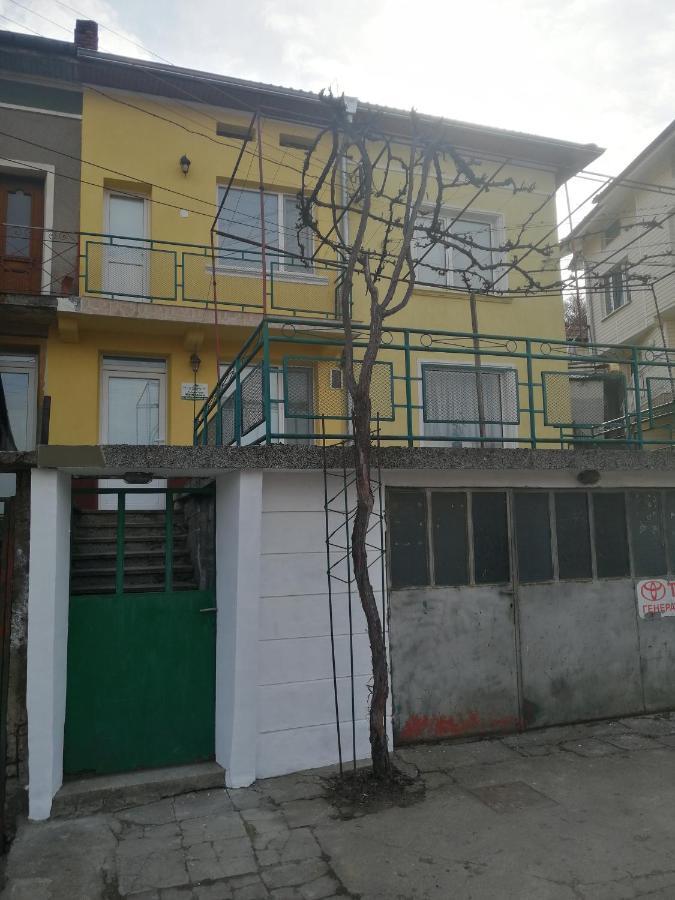 Дом Тодор И Тота Мутевски Troyan  Esterno foto